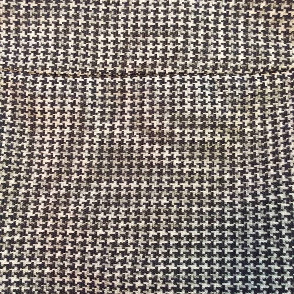 Houndstooth pencil skirt
